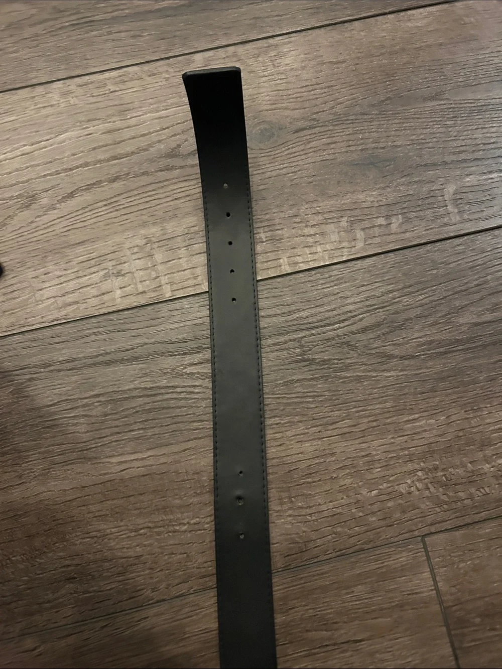 Black Designer-Style Men's Leather Belt with Matte LV Buckle